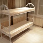 letto di metallo