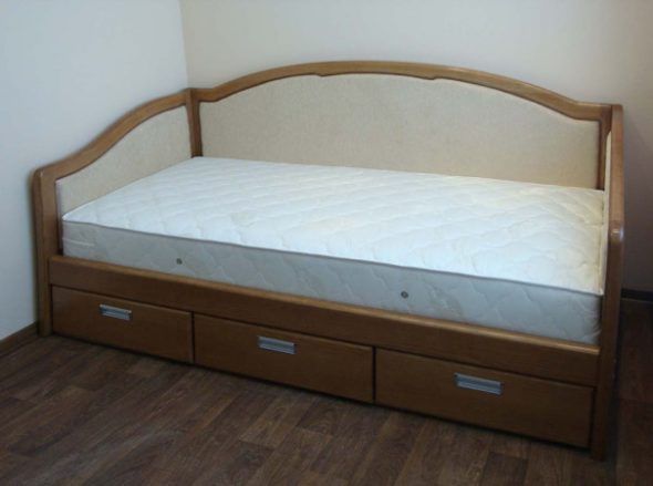 comprare un divano letto per un adolescente