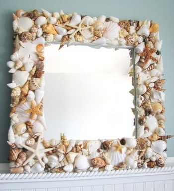 decorazione a specchio con conchiglie