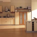 mobile angolare in una cucina spaziosa