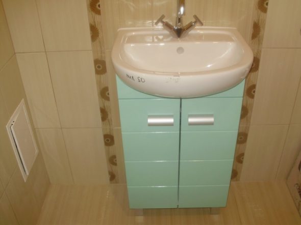mobiletto del lavabo