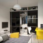 riordinare l'armadio della camera da letto