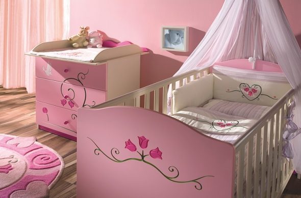 cucire un baldacchino per il letto di una bambina