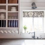 scolapiatti nel mobile della cucina