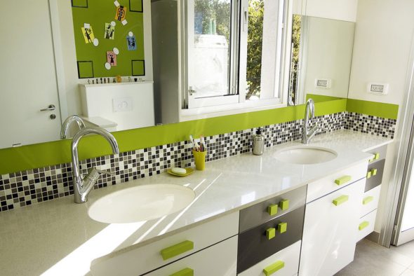 mobiletto da bagno bianco-verde