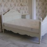 Letto in legno massello di faggio