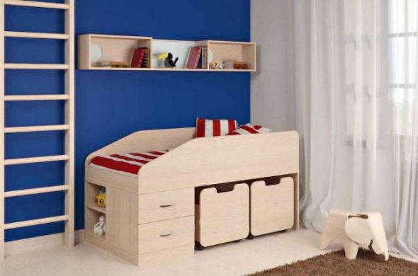 Letto a soppalco per bambini con contenitori per i giocattoli