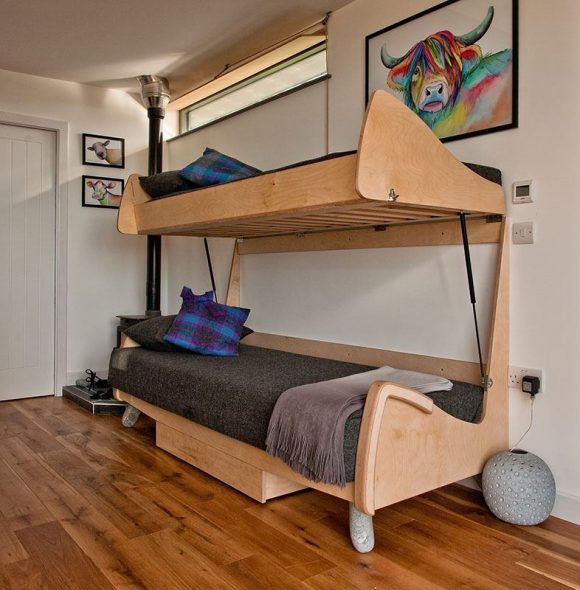 divano trasformabile in legno