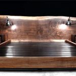Letto matrimoniale in legno di noce naturale