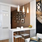 Interno di una piccola cucina-soggiorno