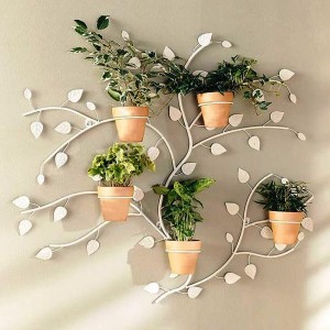 Mensole combinate per fiori in legno e metallo