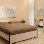 Letto senza testiera nel design della camera da letto