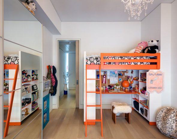 letto a soppalco con zona lavoro