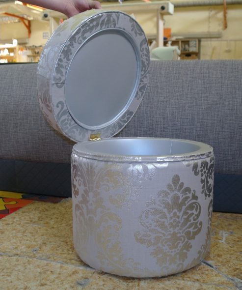 Pouf rotondo con coperchio