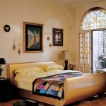 È vietato dormire con i piedi verso la porta secondo le regole