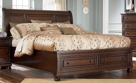 Uno dei tipi di letto più popolari è quello in legno