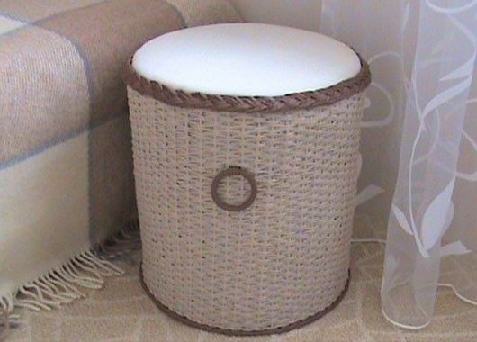 Pouf di design ricavato da bottiglie di plastica