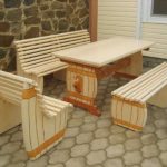 Panchine e tavoli da giardino