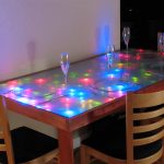 Tavolo luminoso in legno