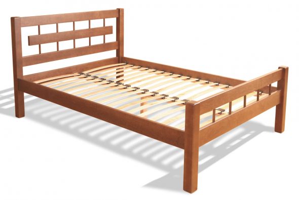 Costruzione di un letto con base in legno