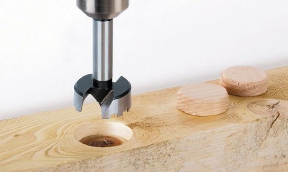 Foratura di fori ciechi con trapano Forstner