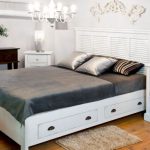 letto matrimoniale bianco con cassetti