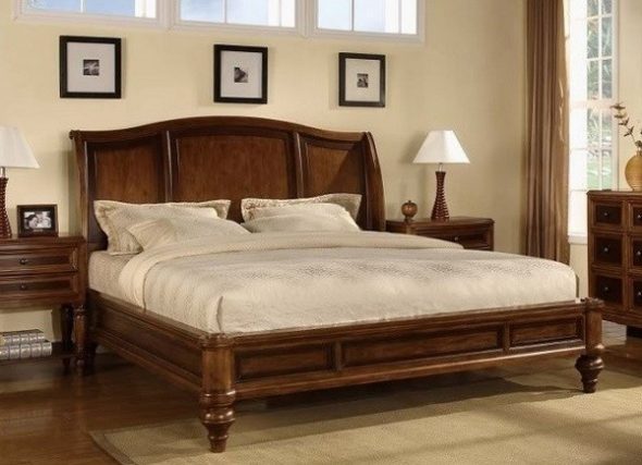 letto matrimoniale in legno massello all'interno