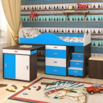 letto a castello con tavolo per bambini