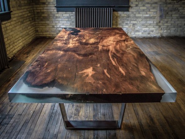 idee per creare mobili incredibili in resina epossidica e legno