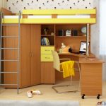 letto a castello con tavolo per bambini