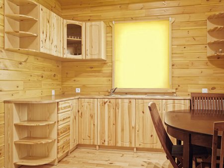cucina angolare realizzata con pannelli per mobili
