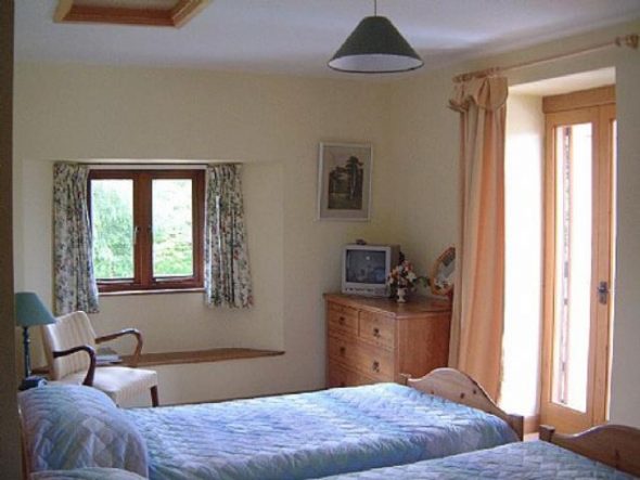 Non puoi mettere il letto con i piedi verso la porta