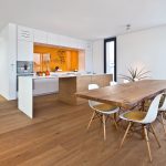tavolo in legno noce