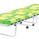 letto pieghevole ortopedico con materasso su ruote