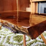 tavolo in legno verniciato