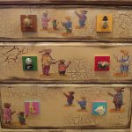 Il decoupage fai da te dei mobili è un ottimo modo per rinfrescare l'interno delle tue stanze