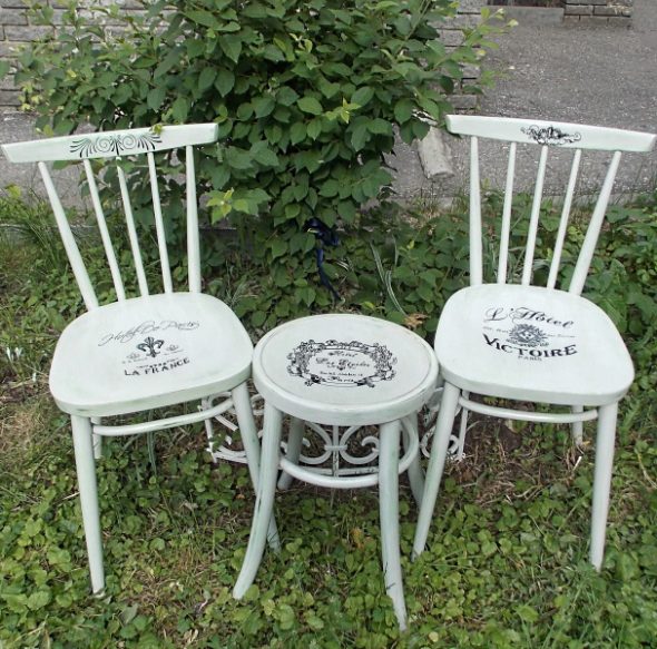 Decoupage di una sedia in stile provenzale