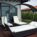Letto per la strada