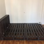 Letto realizzato con pallet di legno