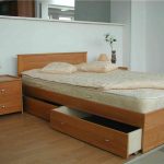 Letto con ampi cassetti per riporre la biancheria da letto