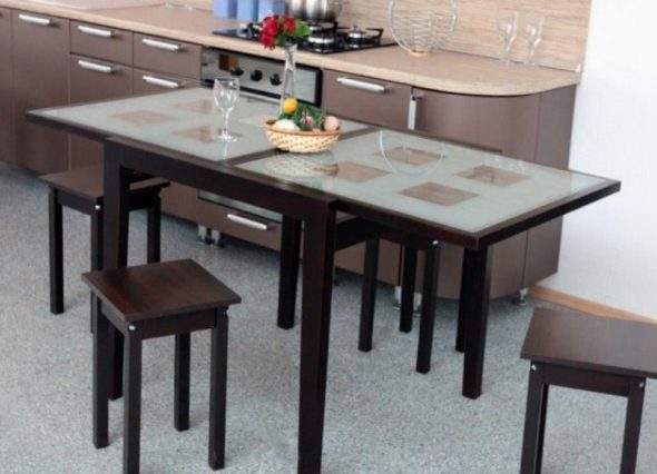 Zložljive kuhinjske mize različnih oblik