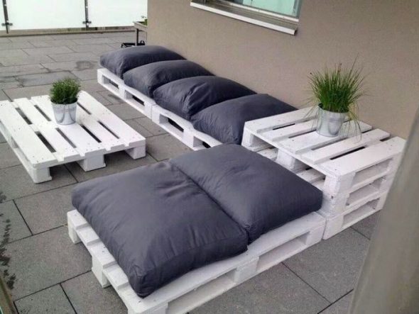 Set di mobili in pallet