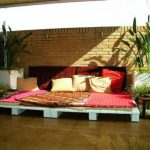 Area relax su podio di pallet