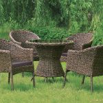 Mobili in vimini realizzati in rattan artificiale