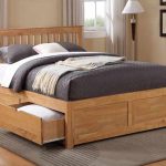 Letto in legno di rovere con cassetti