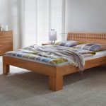 Letto in legno di quercia in stile moderno