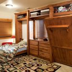 Mobile trasformabile in legno