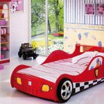 Letto per bambini a forma di macchina rossa
