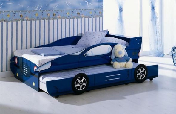 Letto per auto per bambini con spazio extra per dormire