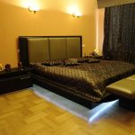 Spettacolare letto in legno naturale e pelle con illuminazione